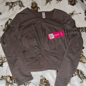 Yogalicious long sleeved crop top shirt size small